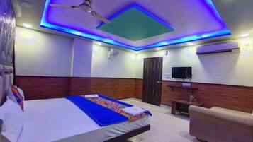 Executive Room | Desk, WiFi (free)