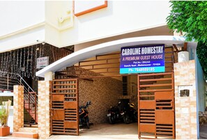 Exterior - Hotel Caroline stay Bhubaneswar (Bhubaneswar)