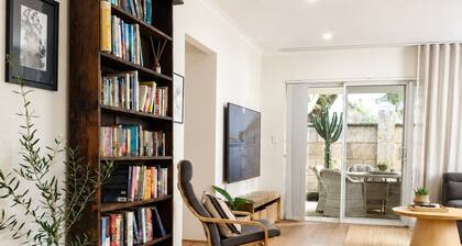 Yarri House- walk to shops, estuary and beach!