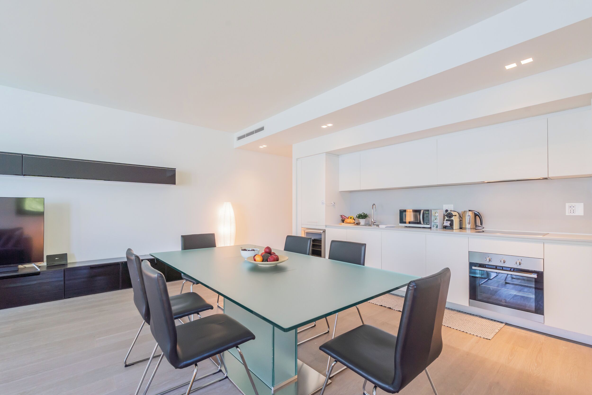 شقة (2 Bedrooms) | منطقة المعيشة | تلفزيون