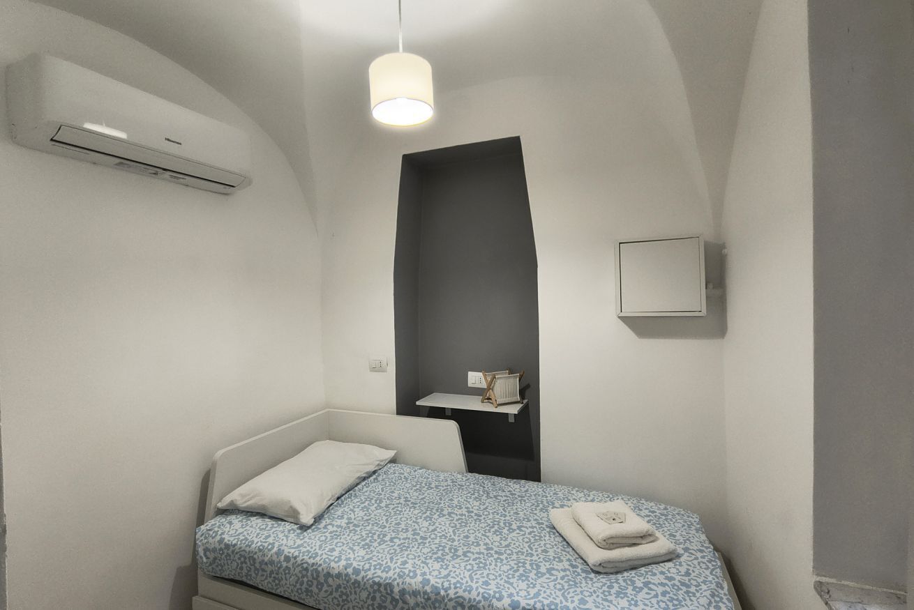 2 bedrooms, bed sheets