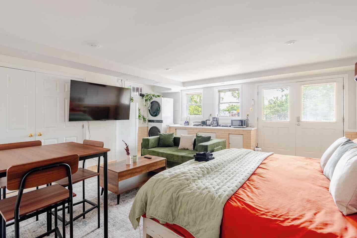 1 bedroom, iron/ironing board, WiFi (free), bed sheets