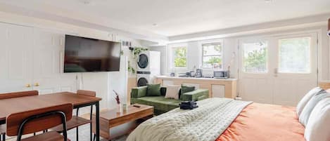 1 chambre, fer et planche à repasser, accès au Wi-Fi (inclus)