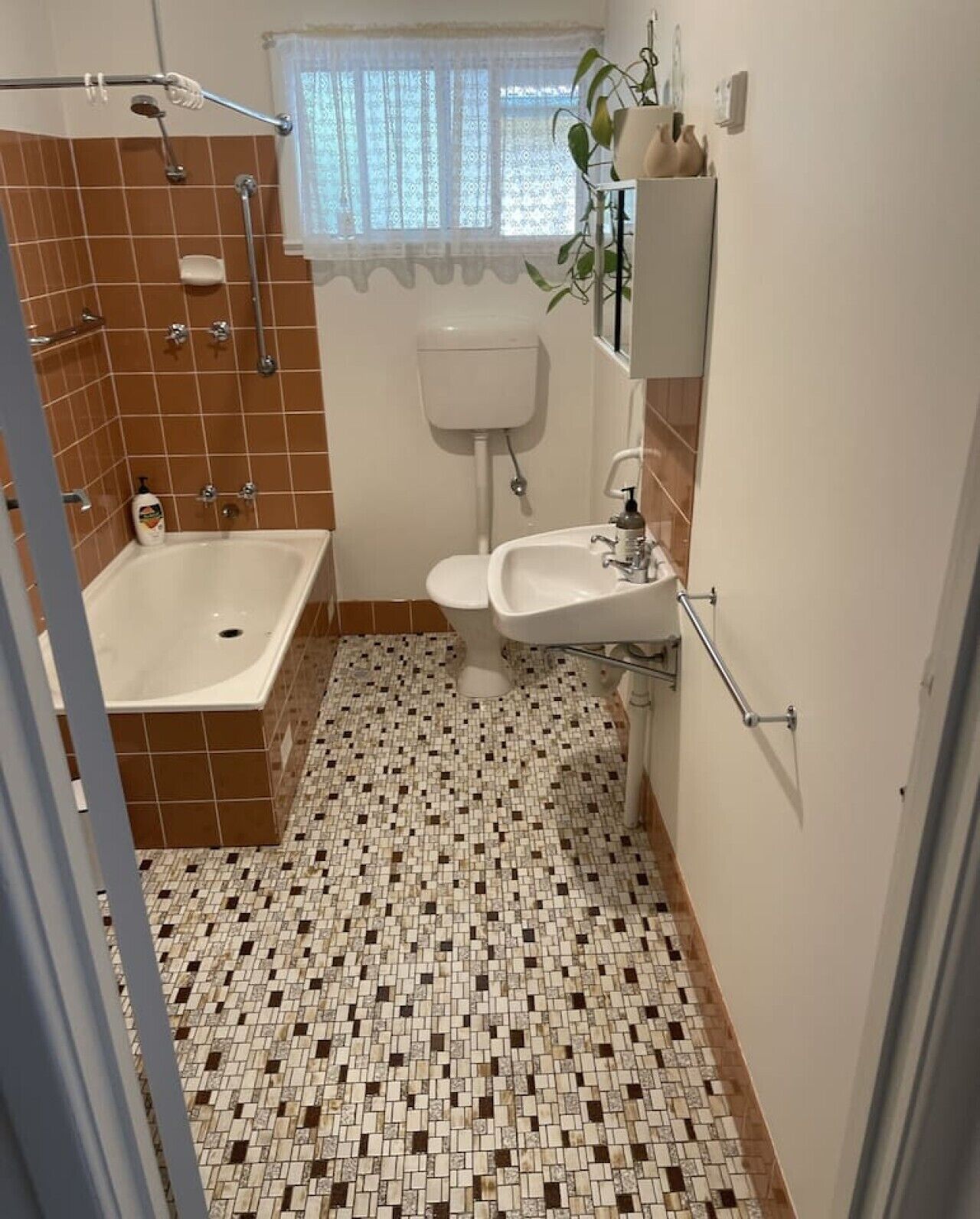 Hair dryer, towels