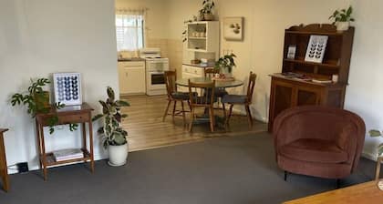Functional 2 bedroom unit close to Tanunda Main St