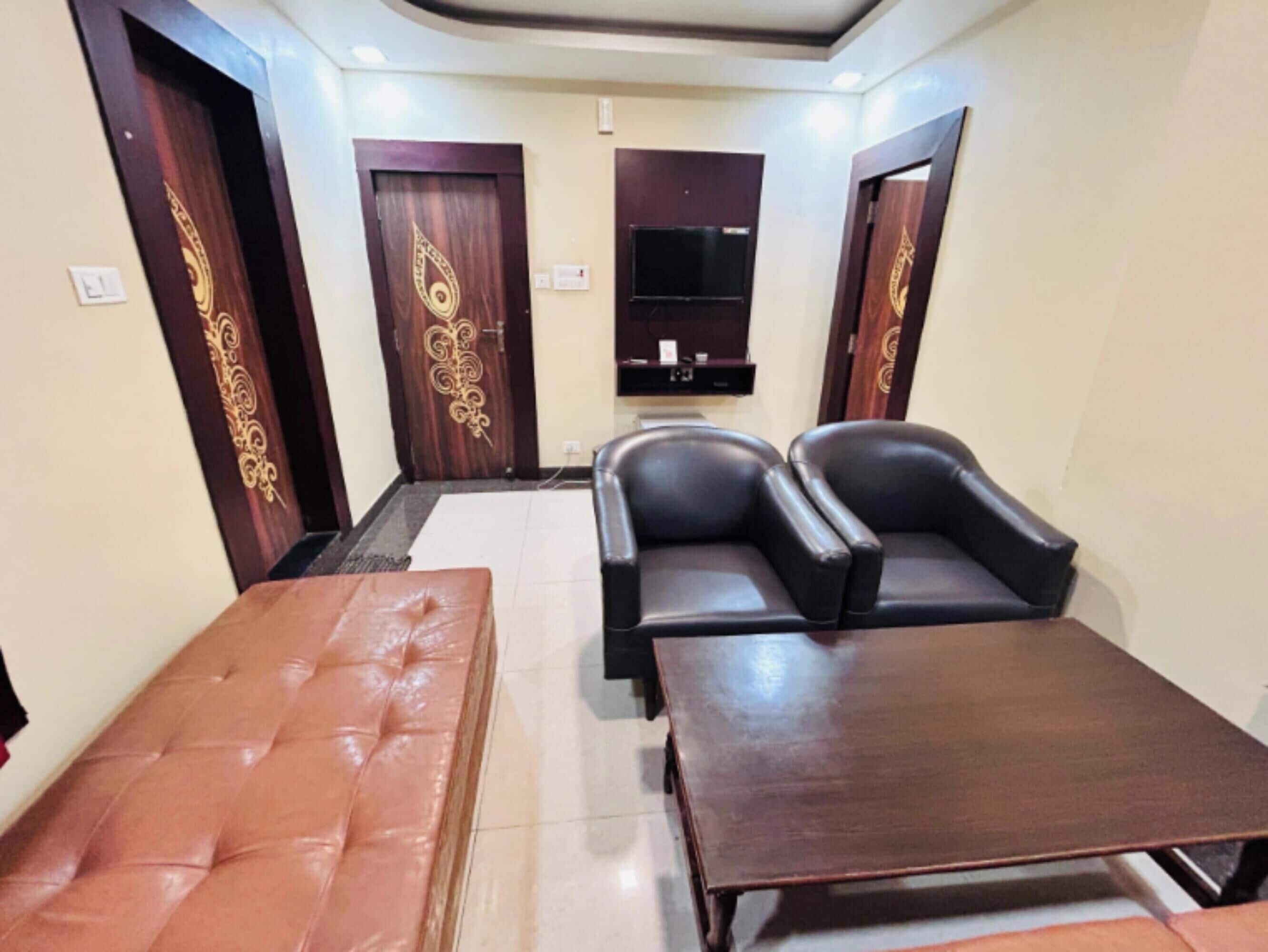 Habitación doble Prestigio, vista a la ciudad | Escritorio y wifi gratis 