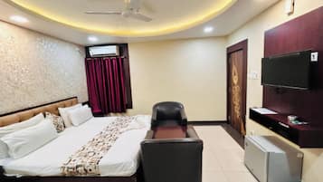 Chambre Double Signature, vue ville | Bureau, Wi-Fi gratuit