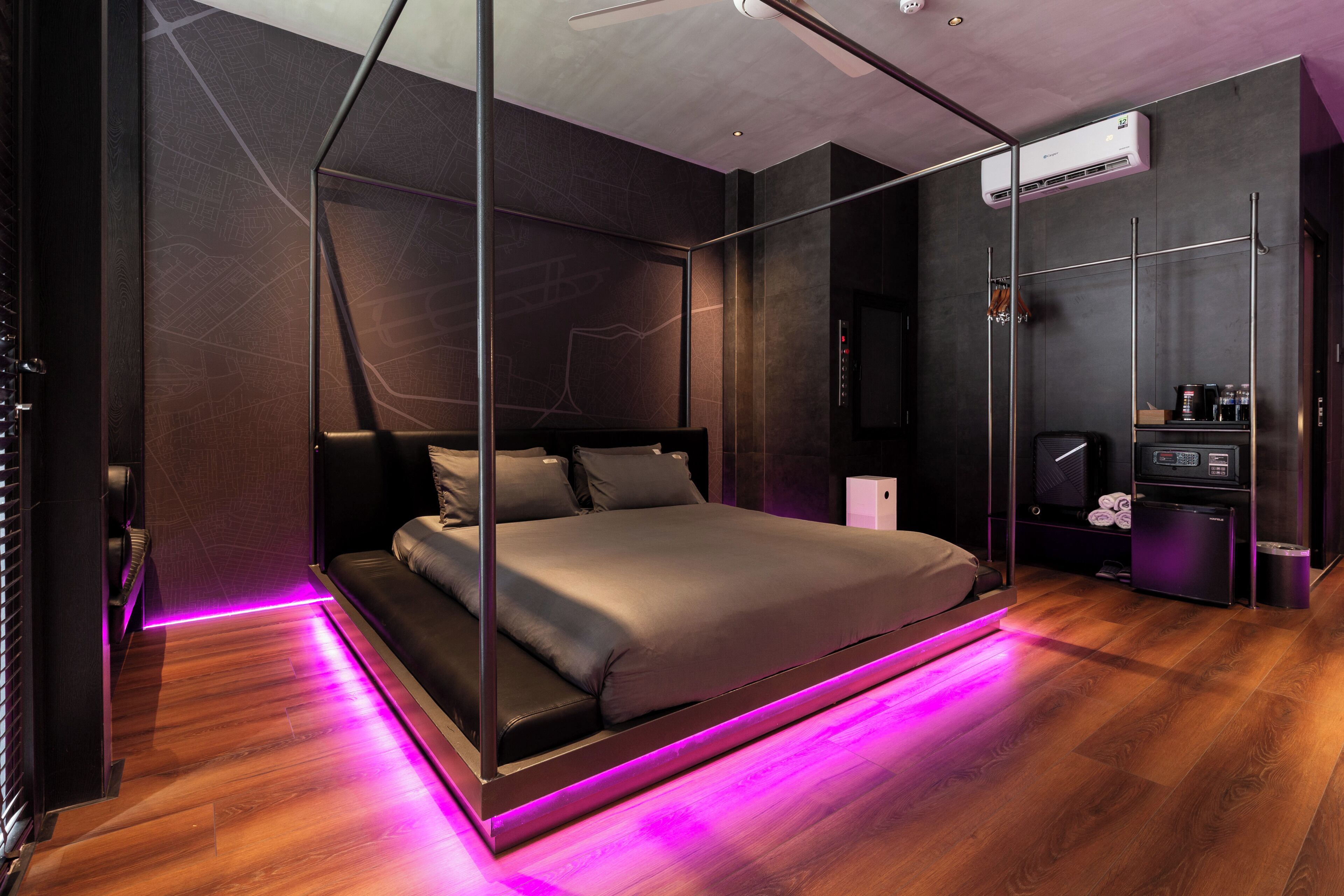 1 chambre, coffres-forts dans les chambres, bureau