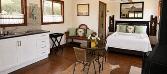 RIVERMAN CABIN COUNTRY LODGE