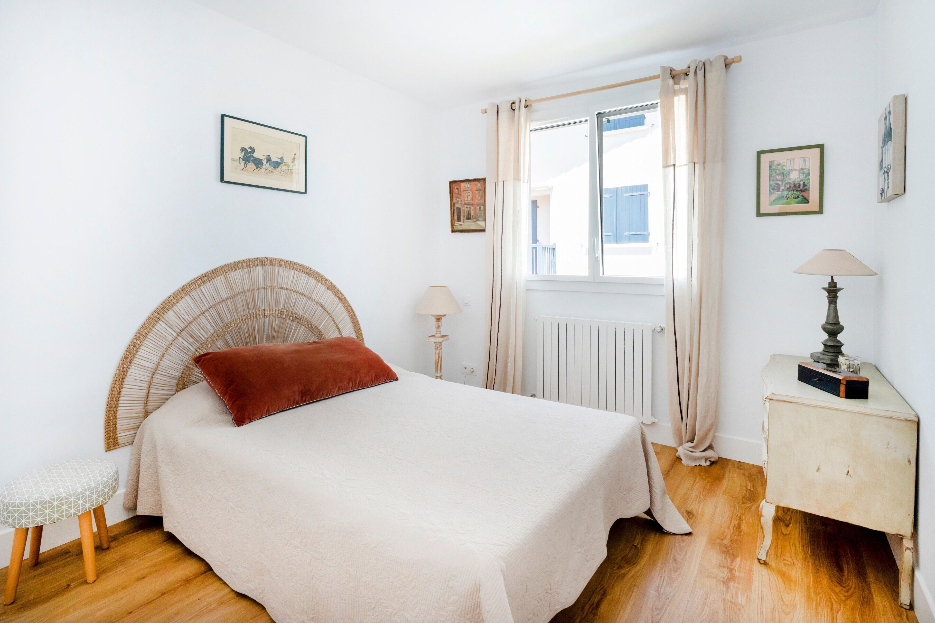3 habitaciones, tabla de planchar con plancha y wifi 