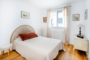 3 dormitorios, tabla de planchar con plancha, wifi
