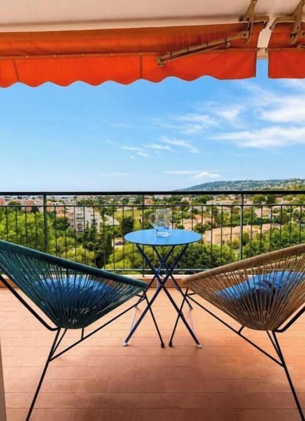 Property grounds - Le Nid d'Azur - Ocean view, private parking (Antibes)