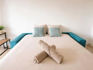 Room - Le Nid d'Azur - Ocean view, private parking (Antibes)