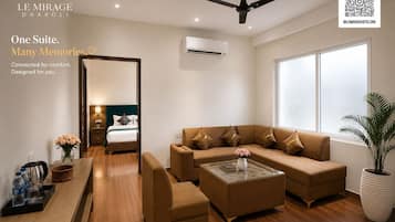Habitación familiar, vista a la ciudad | Escritorio, espacio para trabajar con laptop y wifi gratis