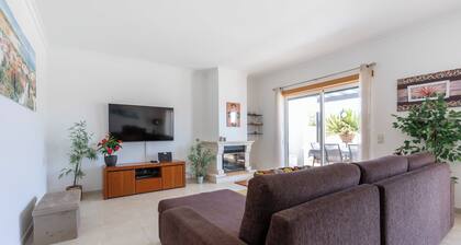 Casa Iguana - Village Apartment with Shared Pool