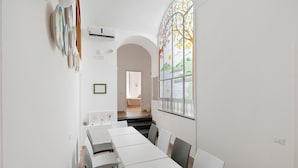 Dining - Sorrentina Guest House – Quadruple Room with Balcony and Wi-Fi (Sorrento)