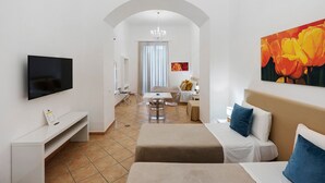 Interior - Sorrentina Guest House – Quadruple Room with Balcony and Wi-Fi (Sorrento)