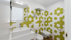 Bathroom - Sorrentina Guest House – Junior Suite 1 with Balcony and Wi-Fi (Sorrento)