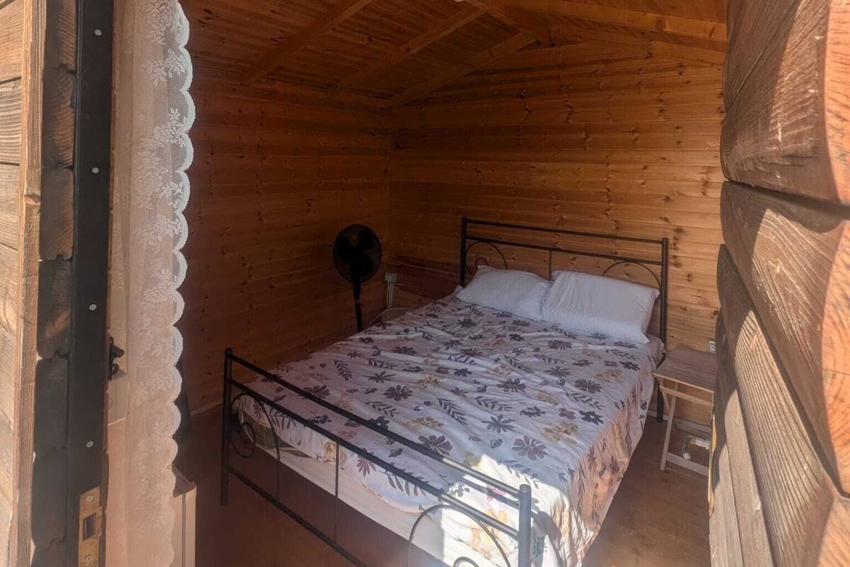 Cabin, Balcony