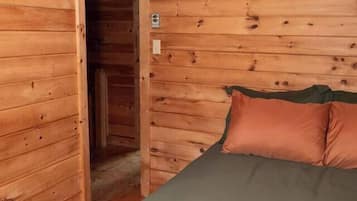 5 habitaciones, escritorio, wifi y ropa de cama