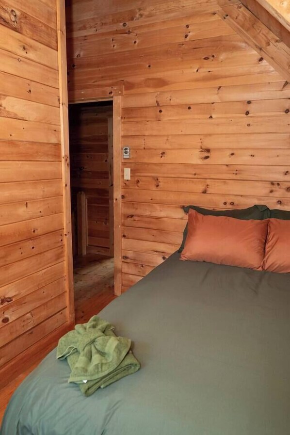 5 habitaciones, escritorio, wifi y ropa de cama 