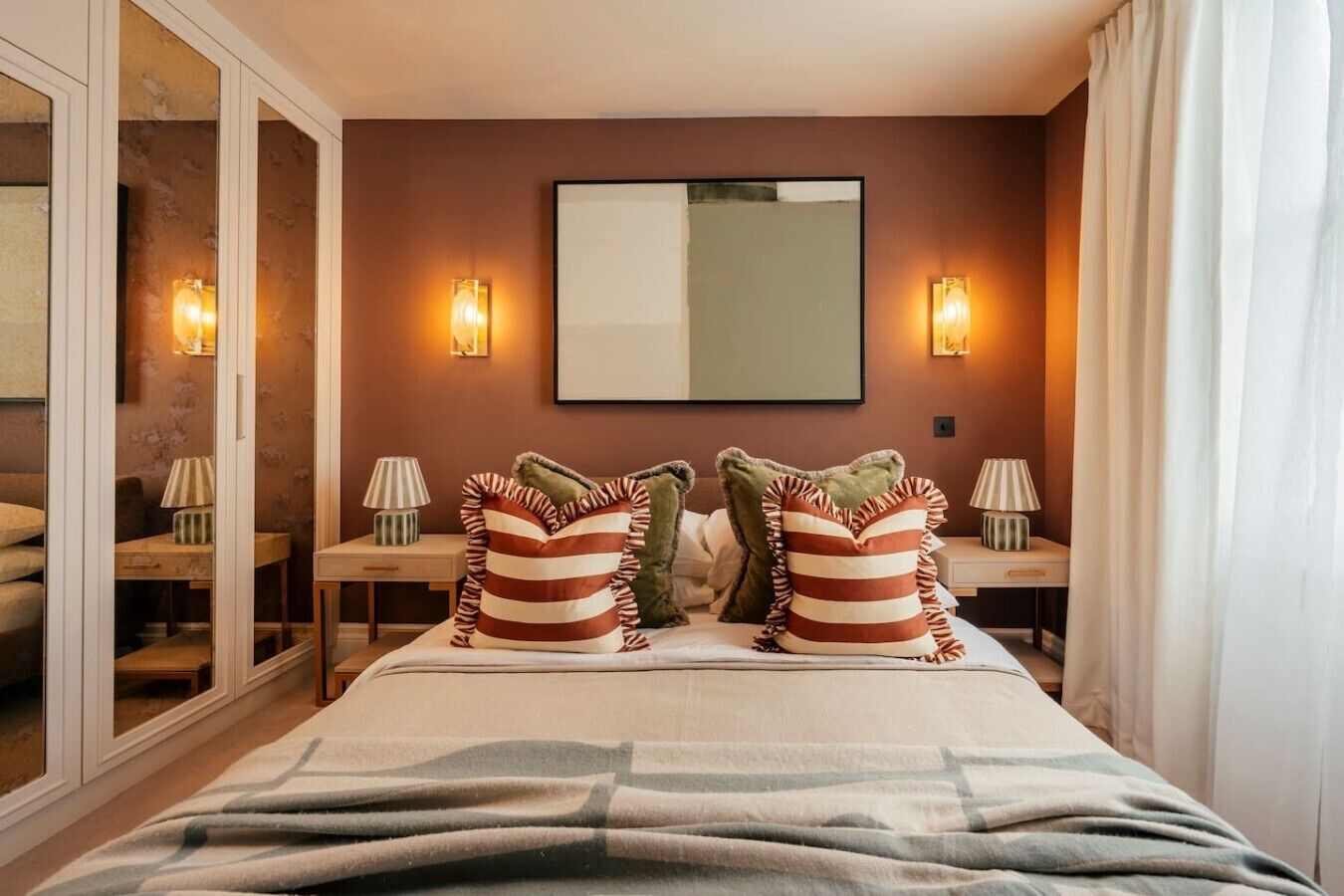 Iron/ironing board, travel crib, WiFi, bed sheets