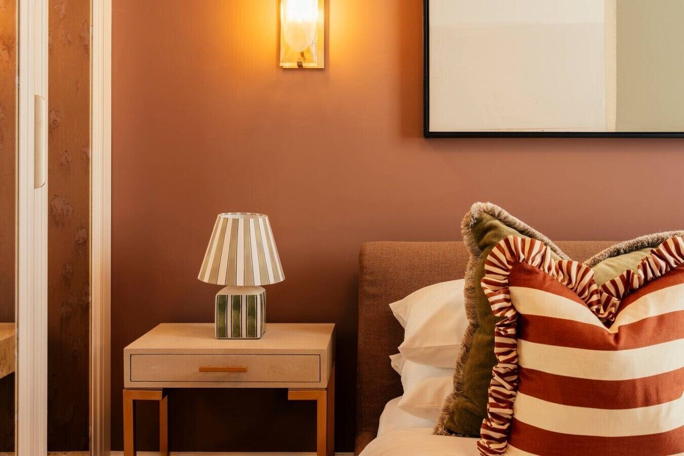 Iron/ironing board, travel crib, WiFi, bed sheets