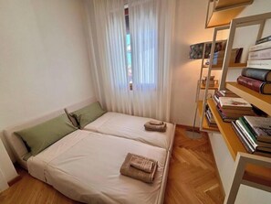 2 chambres, bureau, fer et planche à repasser, Wi-Fi gratuit