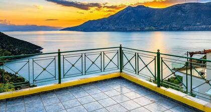 Suite Sunset Overlooking the Sea in Ag Vasilios