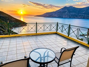 House | 3 bedrooms, high-speed internet - Suite Sunset Overlooking the Sea in Ag Vasilios (Thebes)