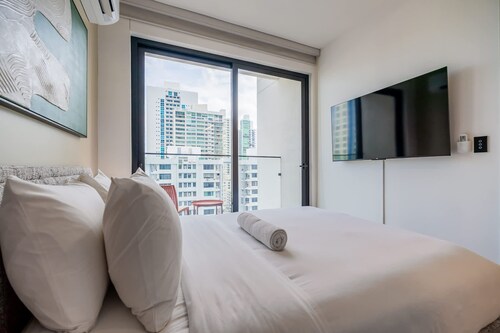 w Amazing 2BR w Balcony AC in San Francisco