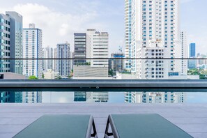 House - w Upscale 2BR w Balcony AC in San Francisco (Panama City)