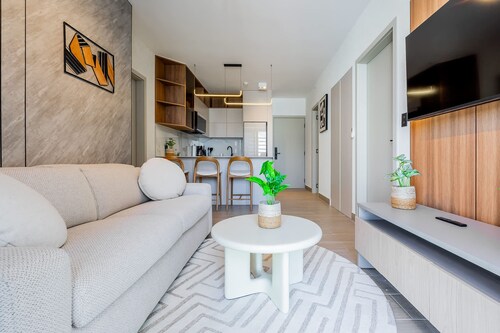 w Upscale 2BR w Balcony AC in San Francisco