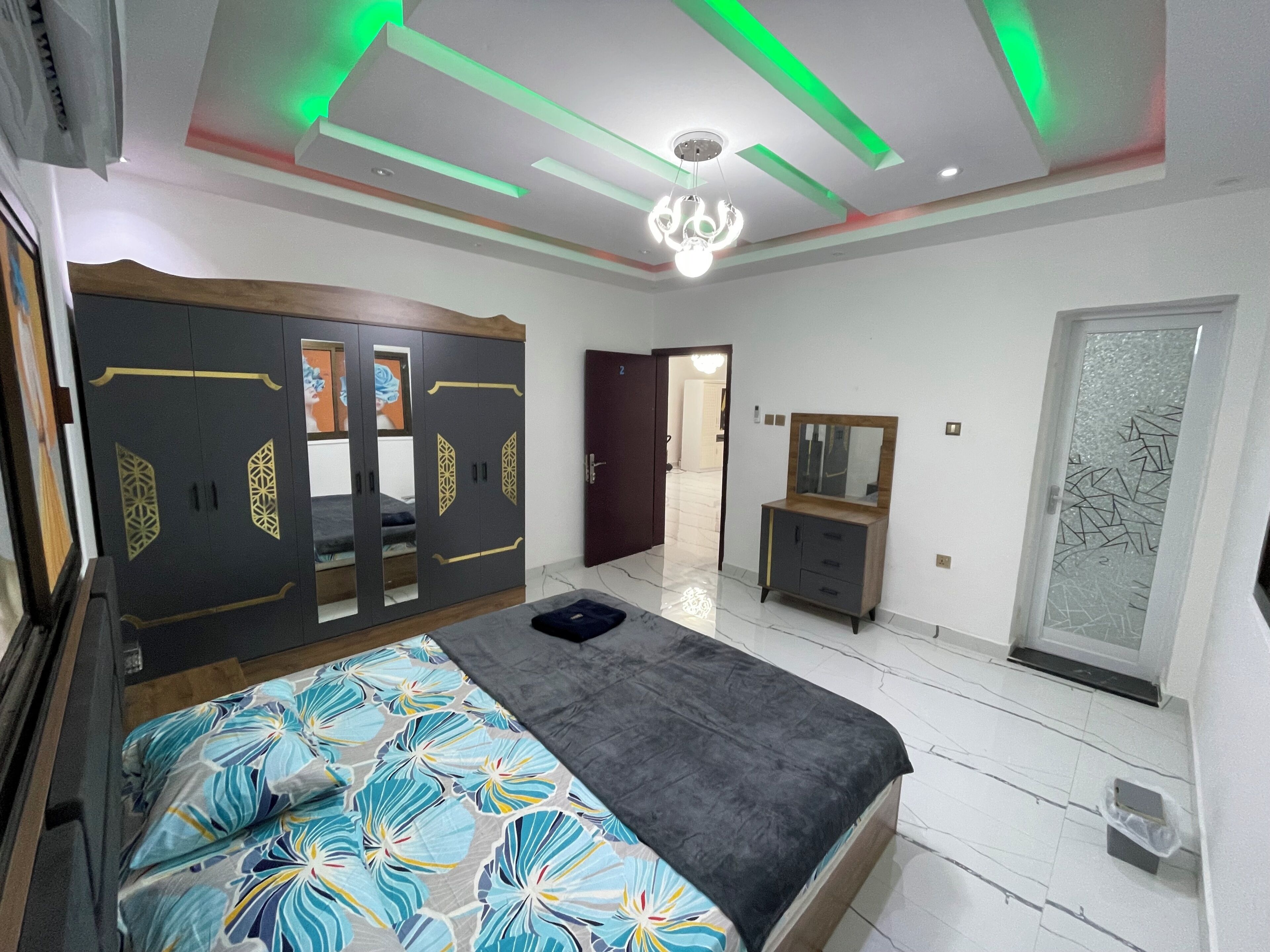 Standard Room, 1 Queen Bed, Private Bathroom