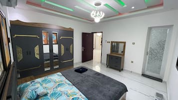 Standard Room, 1 Queen Bed, Private Bathroom