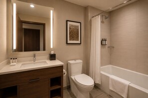Hair dryer, bidet, towels, soap - Cozy 2BR Toronto Retreat Close to Waterfront & Shows! (Toronto)