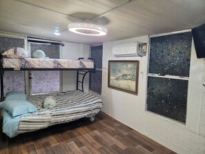 WiFi, bed sheets - Arroyo City Fishing Cabin for the Whole Family (Rio Hondo)