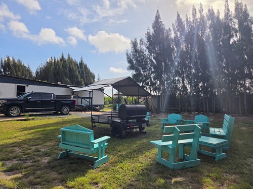 Arroyo City Fishing Cabin for the Whole Family