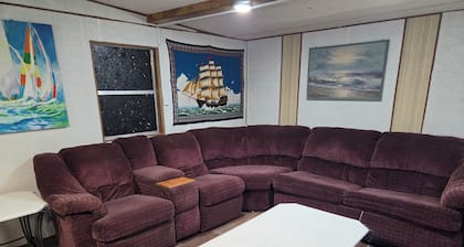 Arroyo City Fishing Cabin for the Whole Family