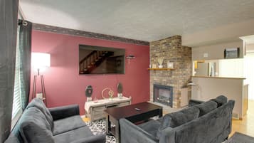 Apartment (2 Bedrooms) | Front of property