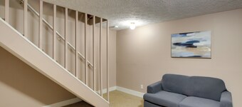 5 Mi to Downtown Davenport! Townhome w/ Patio