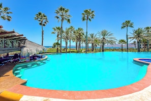 Interior - Paraiso del Mar Escape: Beach, Pools, Golf, Tennis (La Paz)