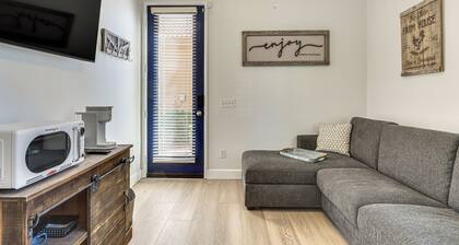 Steps to Empire Polo Club: Casita w/ Pool Access