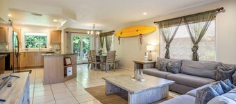 Walk to Sunset Beach! Extended Escape w/ Patio