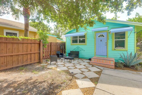 Walkable Dtwn Spot! Bright Bungalow Near Beach