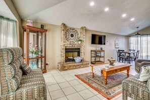 House (2 Bedrooms) | Interior