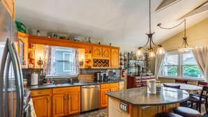 Interior - 1 1/2 Blocks to Beach! Close to A/c, Casinos (Brigantine)
