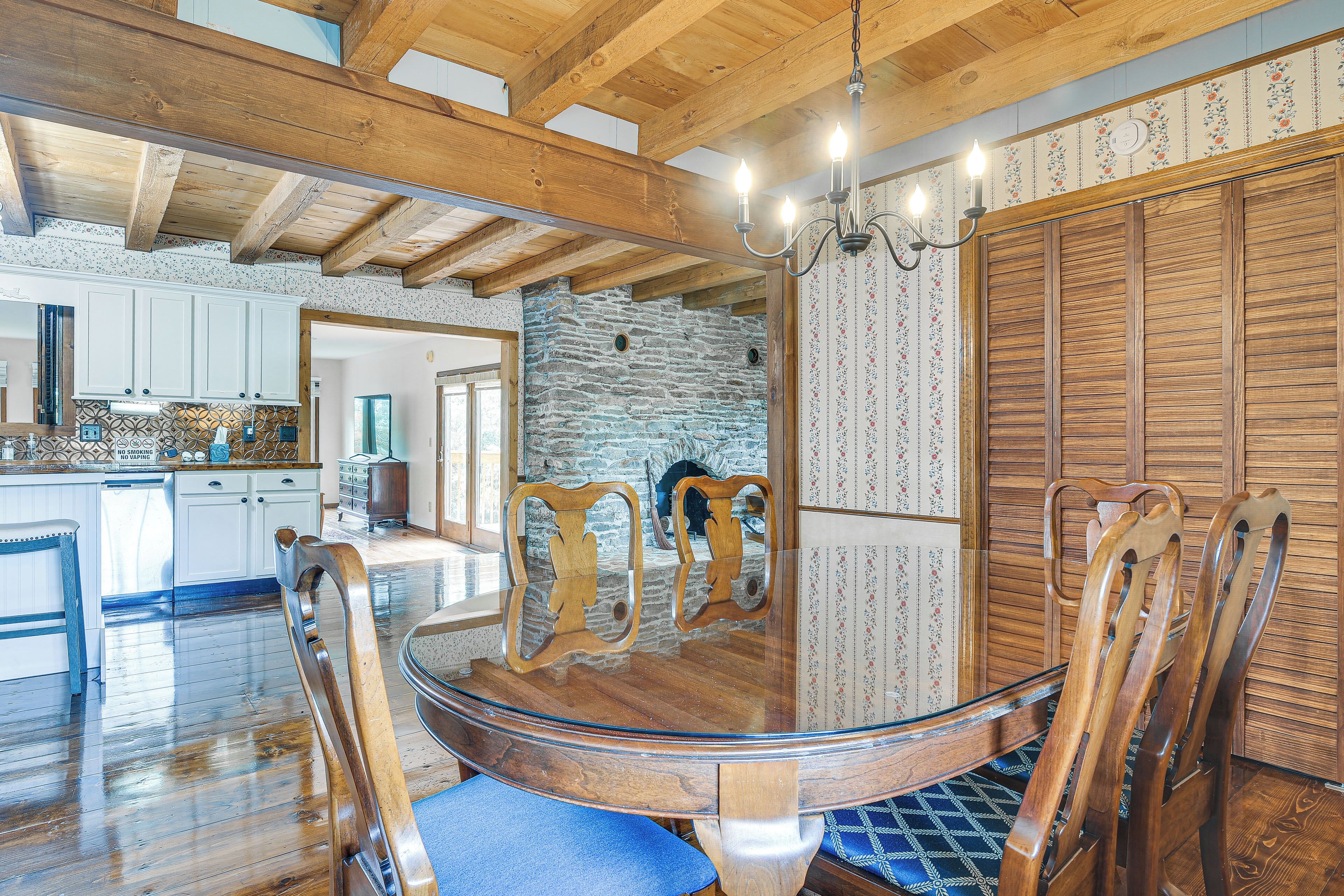 House (5 Bedrooms) | Interior