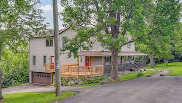 House (5 Bedrooms) | Front of property