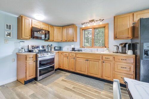 Creekside Retreat in Speedsville w/ Deck & Yard
